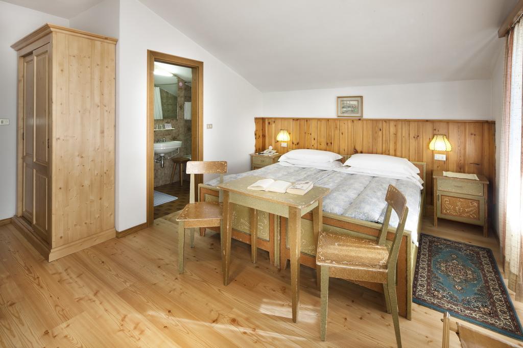 Hotel Bellaria - Cortina dʼAmpezzo Chambre photo