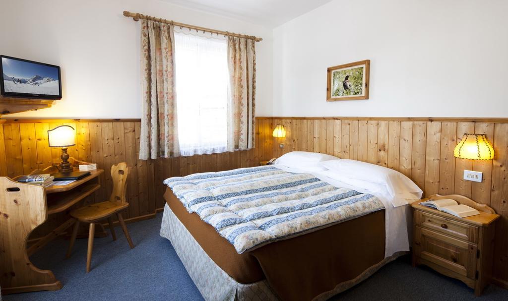 Hotel Bellaria - Cortina dʼAmpezzo Chambre photo