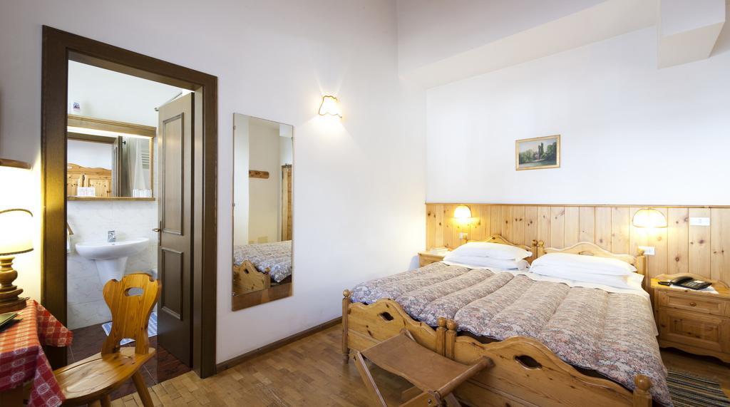 Hotel Bellaria - Cortina dʼAmpezzo Chambre photo