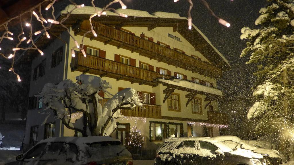 Hotel Bellaria - Cortina dʼAmpezzo Extérieur photo