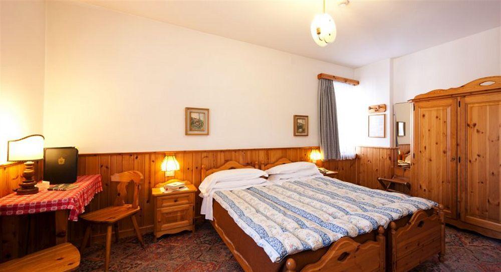 Hotel Bellaria - Cortina dʼAmpezzo Extérieur photo